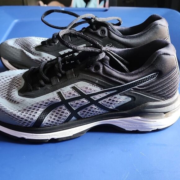 ASICS GT-2000  - Picture 3 of 8